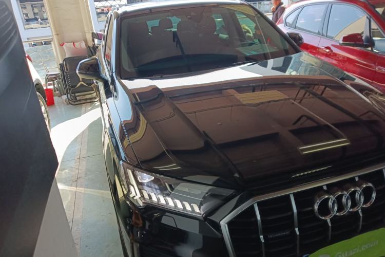 Used Audi Q7 2023 45 TFSI quattro S line Sport model Front Right 45 Deg