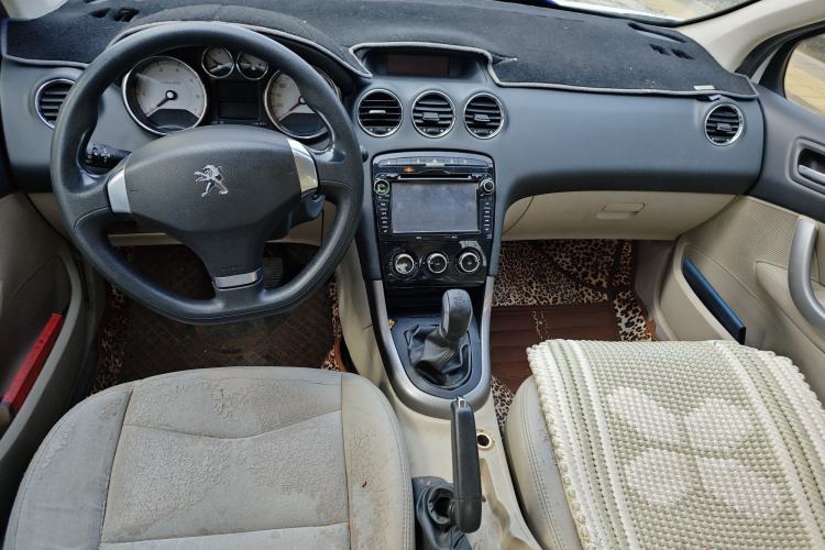 Used Peugeot 408 2013 1.6L Manual Comfort Edition Center Console