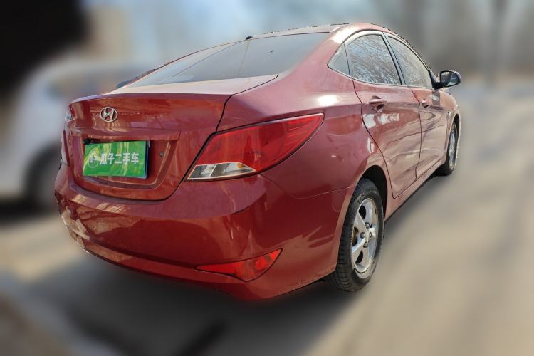 Used Hyundai Verna (older generation) 2014 1.4L Manual Smart GLS Trim Rear Right 45 Deg