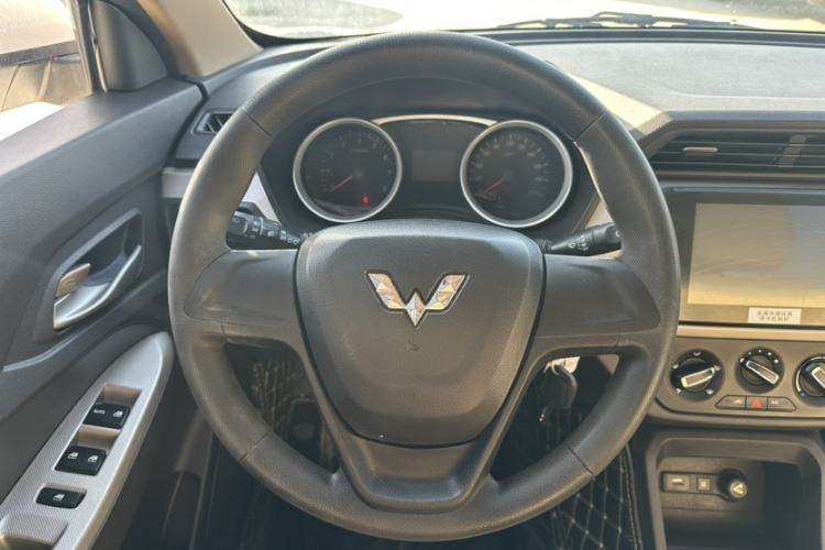 Used Wuling Hongguang 2019 1.5L S Comfort Edition China VI LAR