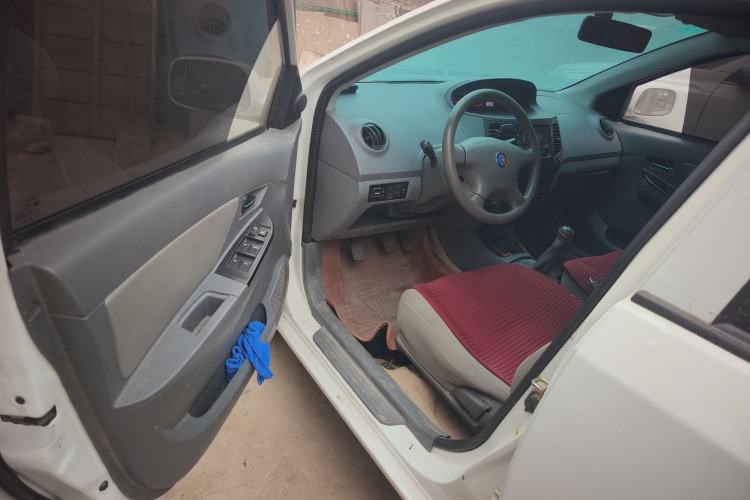 Used Geely Auto Diamond 2013 1.5L Manual Elite Model
