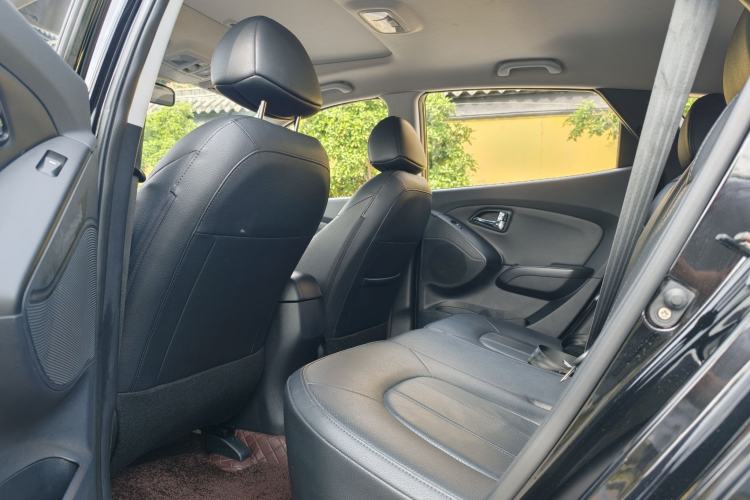 Used Hyundai ix35 2015 2.0L Automatic 2WD Smart Type China IV Interior 2