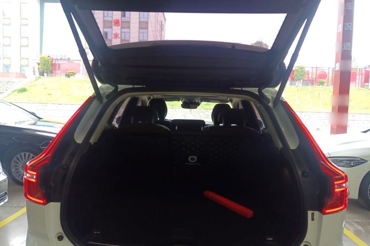 Used Volvo XC60 2019 T5 4x4 Smart Edition China V Standard
