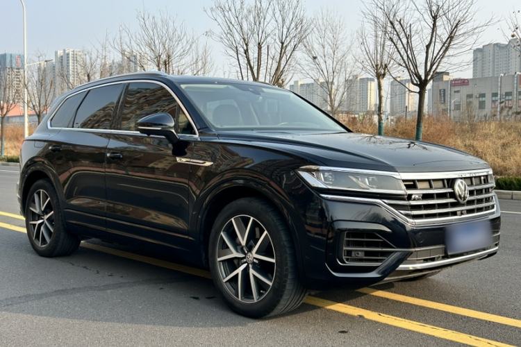 Used Volkswagen Touareg 2020 3.0 TSI Luxury Edition China VI Exterior 2