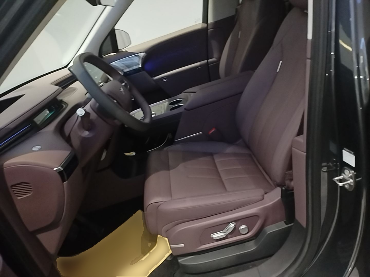 XPeng GX 2026 Model Range-Extended 1585 All-Wheel-Drive UltraSE — снимка 17