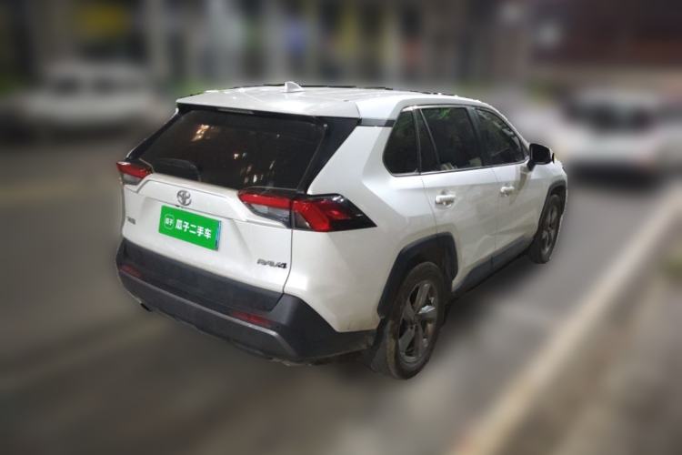 Used Toyota RAV4 2022 2.0L CVT Two-Wheel Drive Fashion Edition Rear Right 45 Deg