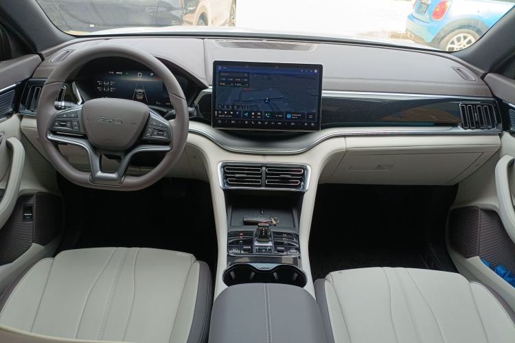Used BYD Song PLUS New Energy 2025 DM-i 112KM Prestige Model Center Console