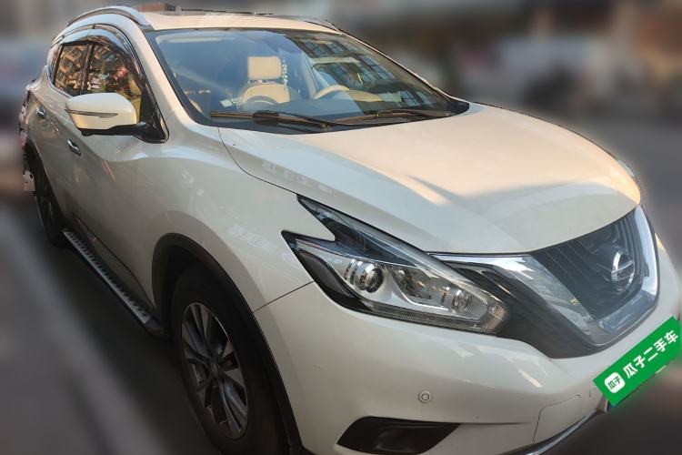 Used Nissan Murano 2015 2.5L XV RES Two-Wheel Drive Luxury Edition Front Right 45 Deg