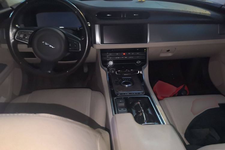 Used Jaguar XFL 2017 XFL 3.0 SC 340 PS Premium Edition