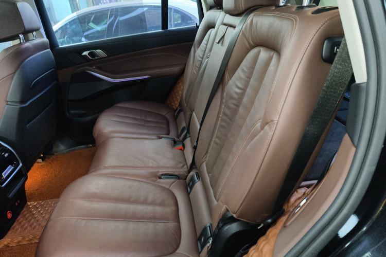 Used BMW X7 2020 xDrive40i Luxury Package with Leading Features