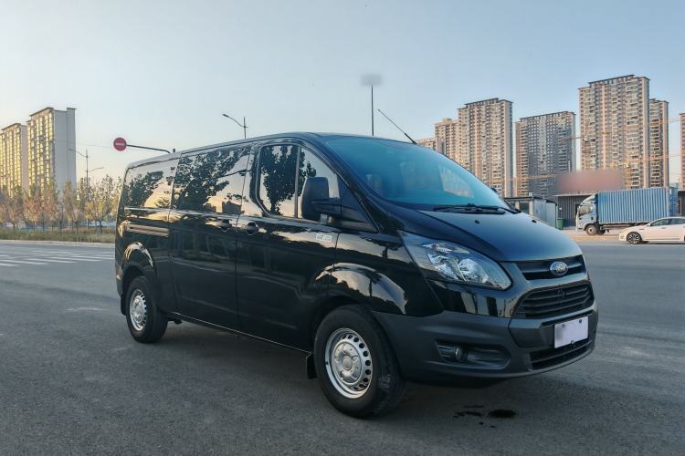 Used Ford Transit 2020 2.0T Diesel Multi-Function Commercial Vehicle Mid-Chassis Low-Roof Design with Dual Rear Doors Meeting China VI Emission Standards