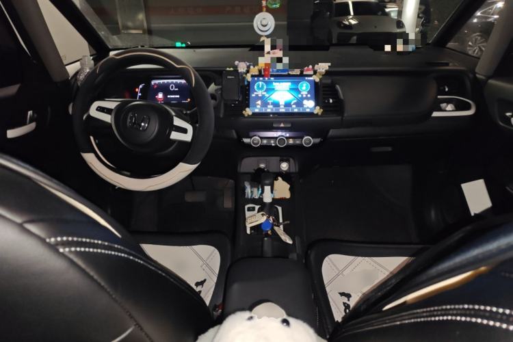 Used Honda Fit 2022 1.5L CVT Trendy Sunroof Edition Center Console