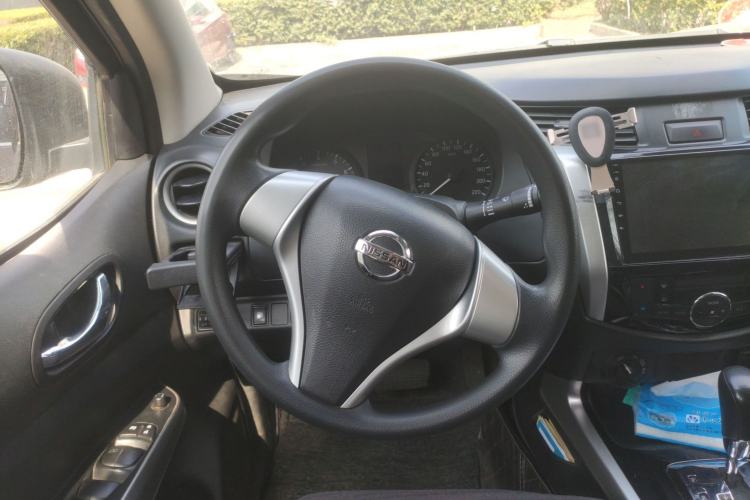 Used Nissan Navara 2017 2.5L Automatic 4x4 Luxury Edition QR25