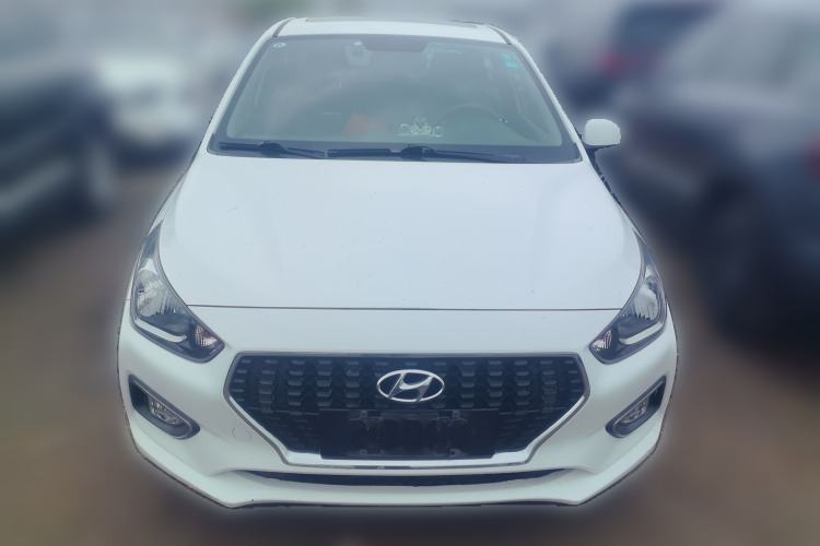 Used Hyundai Verna (older generation) 2017 1.4L Manual Colorful Skyroof Version China V Standard Front