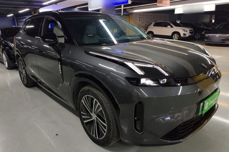 Used Lynk & Co 08 EM-P 2023 220km All-Wheel-Drive Performance Halo Front Right 45 Deg