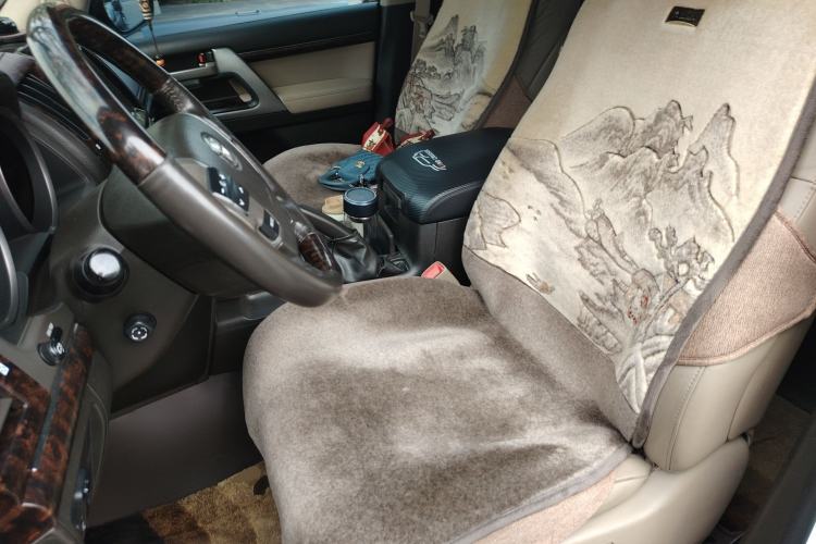 Used Toyota Land Cruiser 2010 4700 Middle East Edition Left Front Seat