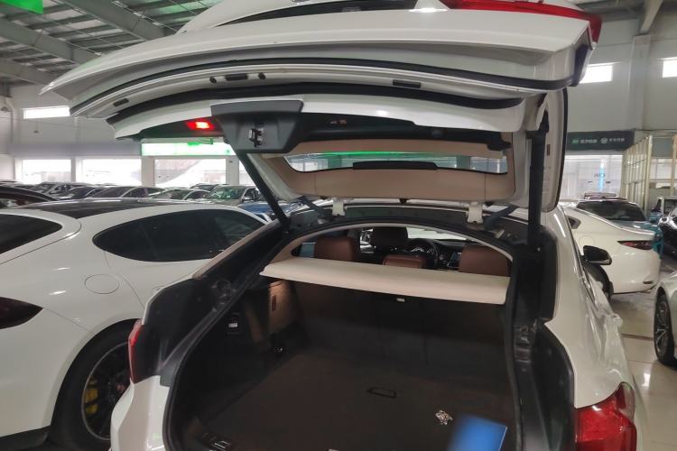 Used BMW 5 Series GT 2015 528i Leading Model Trunk