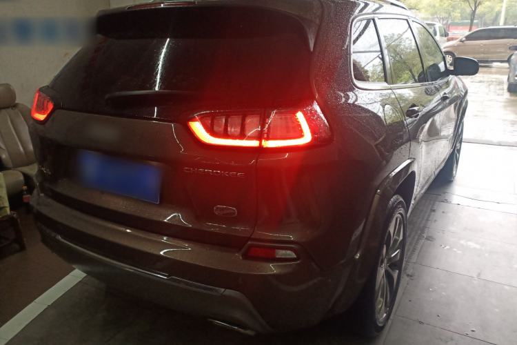 Used Jeep Cherokee 2019 2.0T All-Wheel Drive Versatile Edition China V Rear Right 45 Deg