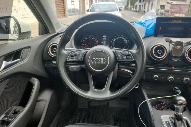 Used Audi A3 2020 Restyled Sportback 35 TFSI Entry-Level China VI Emission Standard

