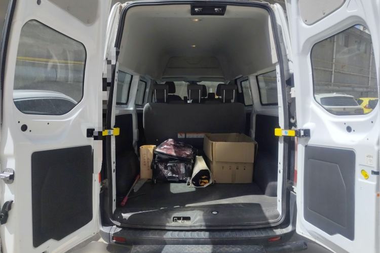 Used Ford Transit 2017 2.0T Gasoline Multi-Purpose Commercial Vehicle Mid-Drive Mid-Roof China V Standard