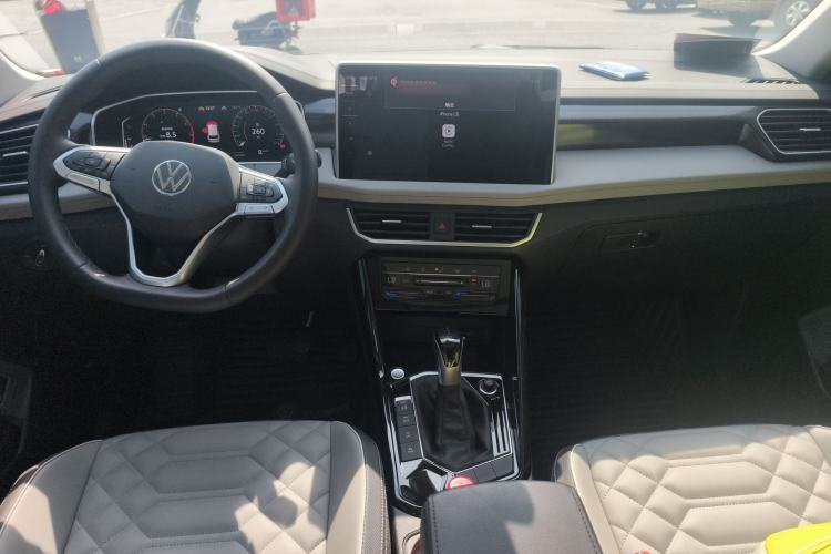 Used Volkswagen Tayron 2024 330TSI Two-Wheel Drive Luxury Plus Advanced Version Center Console