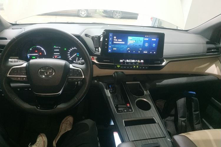 Used Toyota Granvia 2023 2.5L Hybrid Prestige VIP Edition
