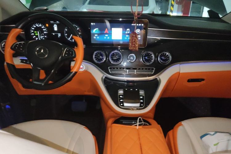 Used Mercedes-Benz Vito 2021 2.0T Business Version 7 Seats Center Console