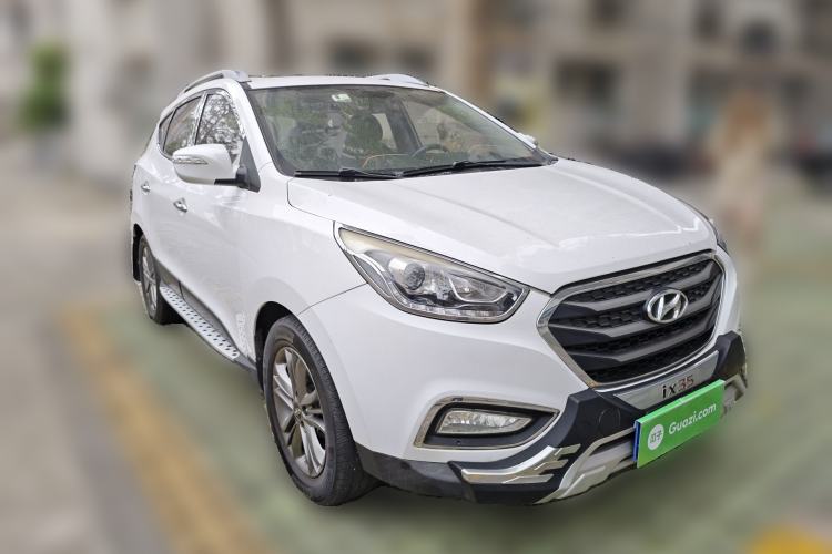 Used Hyundai ix35 2015 2.0L Automatic 2WD Smart Type China IV Front Right 45 Deg
