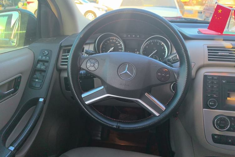 Used Mercedes-Benz R-Class 2011 R 300 L Business Model Steering Wheel