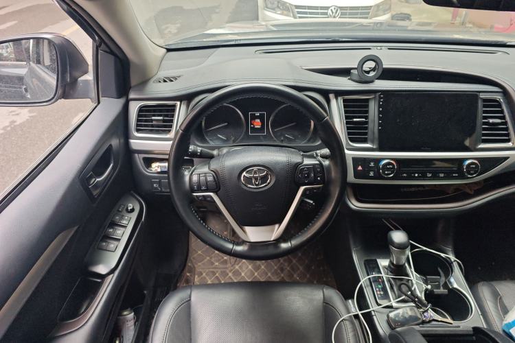 Used Toyota Highlander 2018 2.0T Four-Wheel Drive Luxury Edition 7 Seats China V Emission Standard
