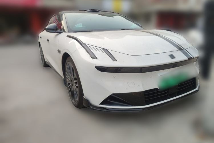 Used Lynk & Co 10 EM-P 2025 Model 120 Four-Wheel Drive Ultra Front Right 45 Deg