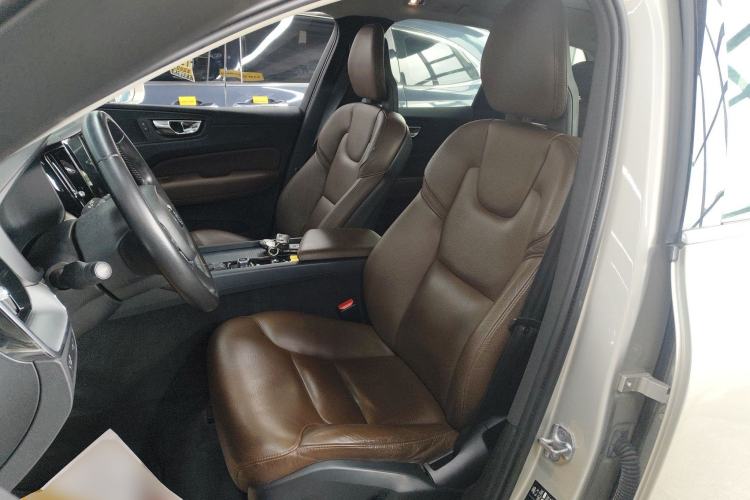 Used Volvo XC60 2018 T5 4x4 Smart Edition
