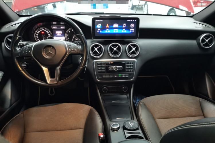 Used Mercedes-Benz A-Class 2013 A 180 Fashion Model Center Console