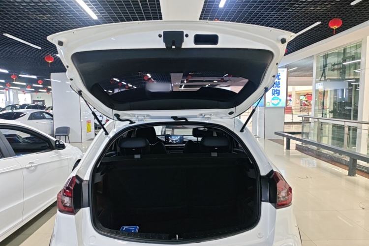 Used Geely Auto Vision X3 2021 PRO 1.5L CVT Deluxe Model Trunk