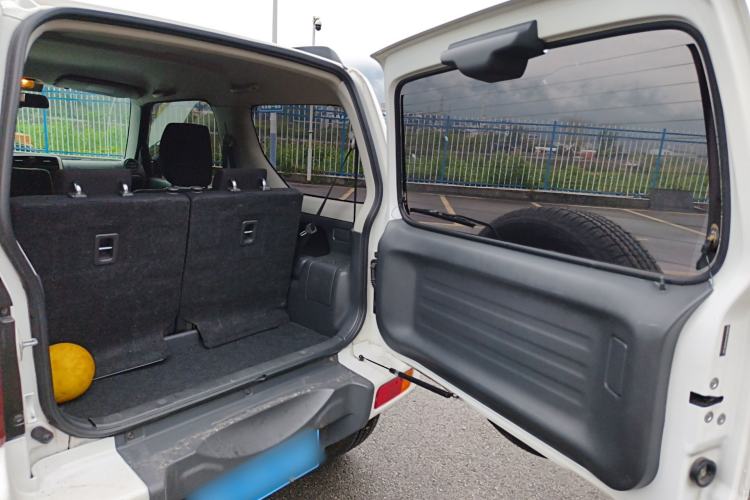 Used Suzuki Jimny 2015 1.3 AT JLX Trunk