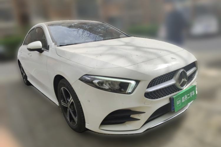 Used Mercedes-Benz A-Class 2022 Revised Version A 200 L Sport Sedan Fashionable Style Front Right 45 Deg