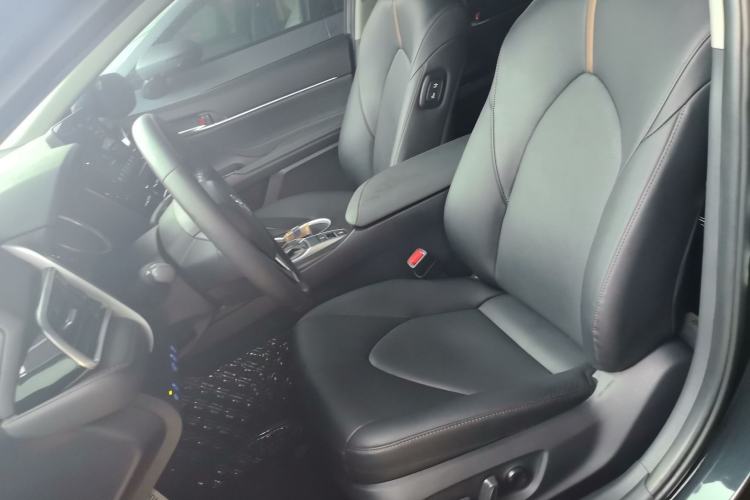 Used Toyota Camry 2023 2.0G Luxury Edition