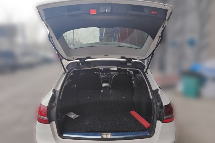 Used Mercedes-Benz C-Class 2019 C 260 Estate Trunk