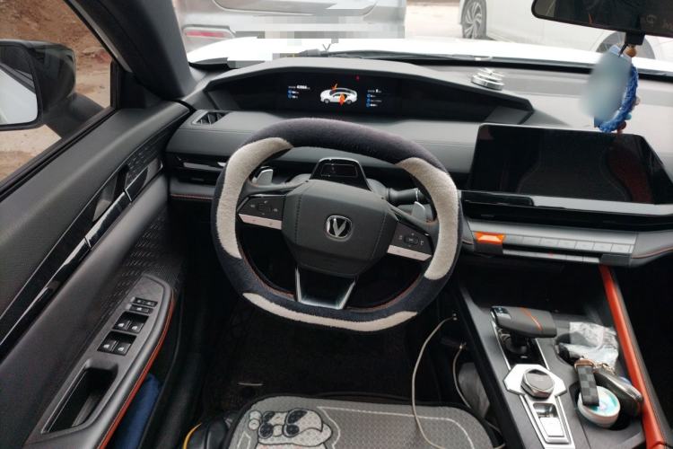 Used CHANGAN UNI-V 2022 1.5T Prestige Version