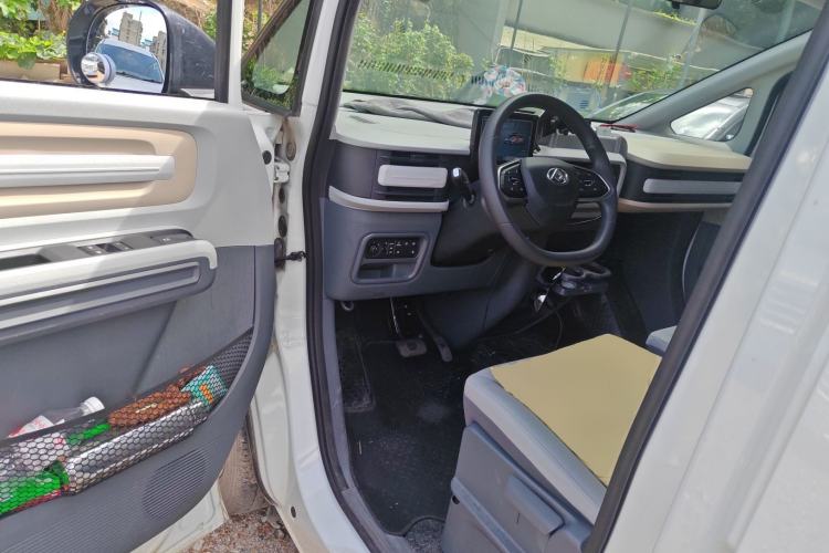 Used SAIC MAXUS Dana V1 2024 V1 Short Wheelbase Low-Roof Multi-Function Version (51 kWh)
