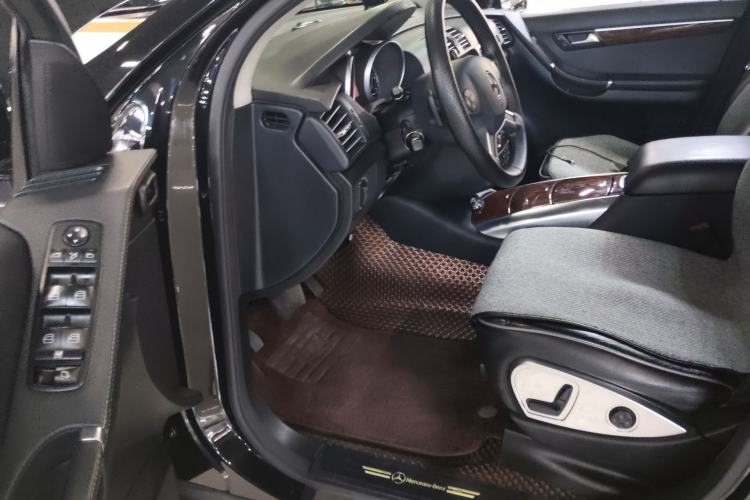 Used Mercedes-Benz R-Class 2011 R 350 L 4MATIC