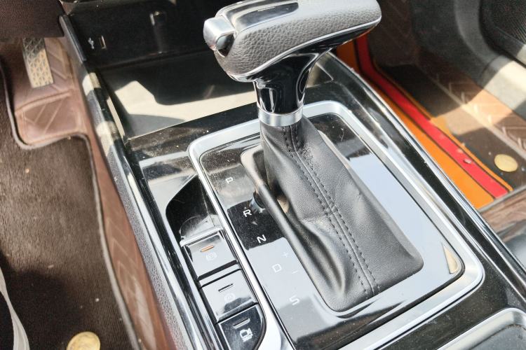 Used Bestune B70 2021 1.5T Automatic Premium Edition Gear Lever