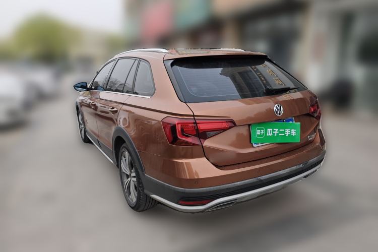 Used Volkswagen C-TREK 2017 230TSI DSG Luxury Model
