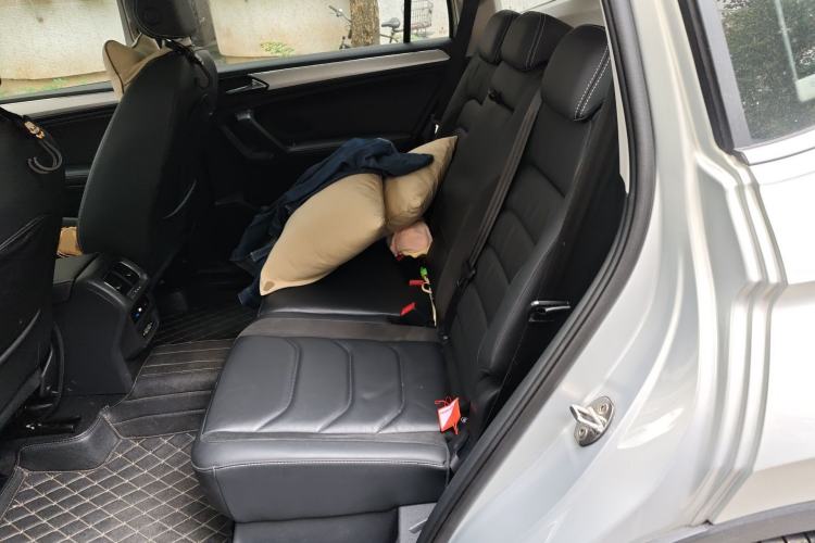 Used Volkswagen Tiguan L 2019 330TSI Automatic Two-Wheel Drive Panoramic Comfort Edition China VI Standard Left Rear Seat