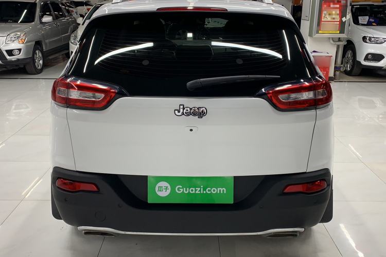 Used Jeep Cherokee 2017 2.4L Leading Edition
