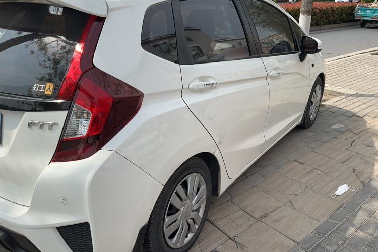 Used Honda Fit 2016 1.5L LXS CVT Comfort Sunroof Version Exterior 4