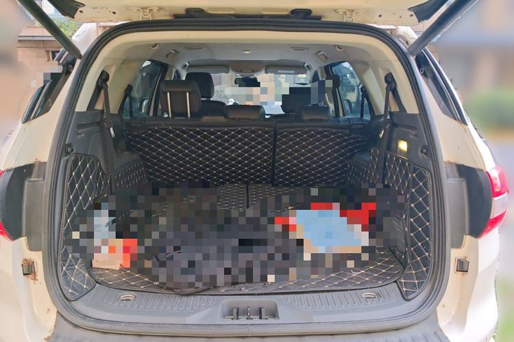 Used Ford Everest 2016 2.0T Gasoline Automatic 4x4 Luxury Edition Trunk