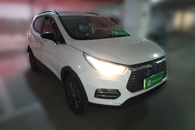Used BYD Yuan New Energy 2018 EV360 Smart Connect Cool Edition Front Right 45 Deg