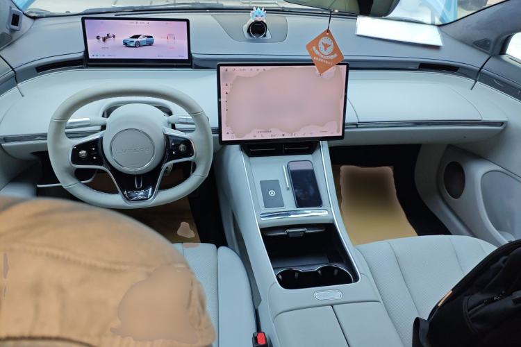 Used Hima Luxeed S7 2025 855 km Max