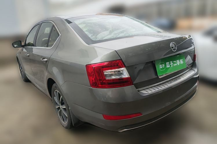 Used Skoda Octavia 2016 1.6L Automatic Smart Drive Edition
